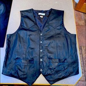 Genuine Leather Vest made by Roper. Black